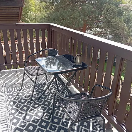 Quiet Grove Metro Wifi 1gbs Hostel *